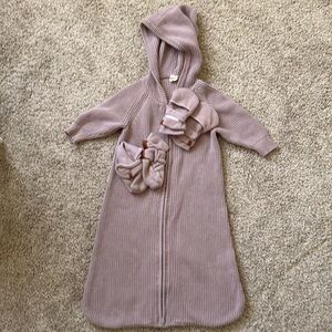 Goumi wearable blanket with matching booties and gloves!!